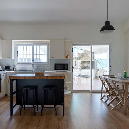 Beachside 2br With Garden & Bbq In Ferienhaus