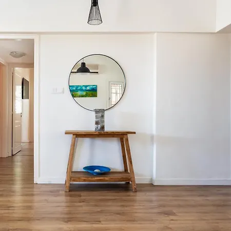 Beachside 3br With Garden & Bbq In *