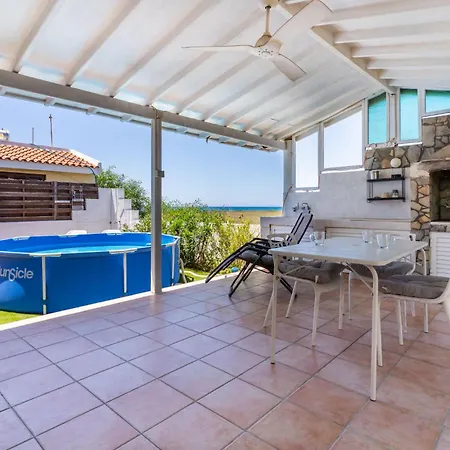 Nyaraló Beachside 3br With Garden & Bbq In *