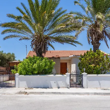 Beachside 3br With Garden & Bbq In Nyaraló Perivólia