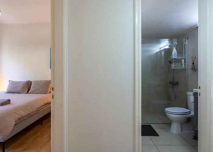 Beachside 2br With Garden & Bbq In Dom wakacyjny