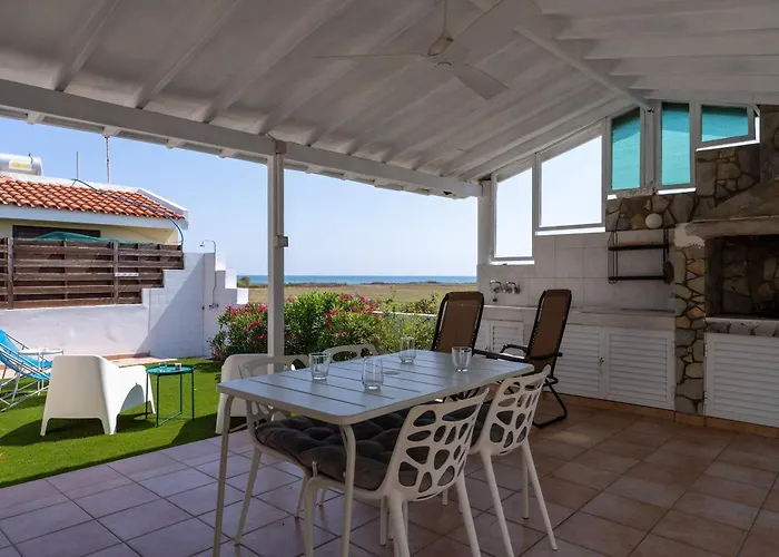 Beachside 2br With Garden & Bbq In Dom wakacyjny *