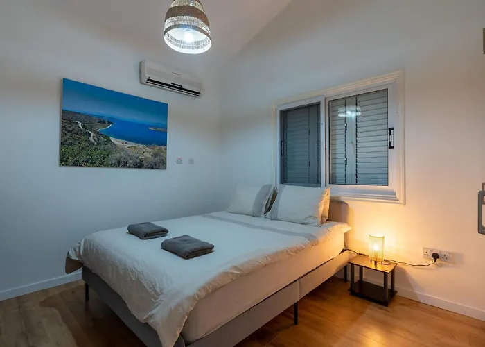 Dom wakacyjny Beachside 2br With Garden & Bbq In Periwolia